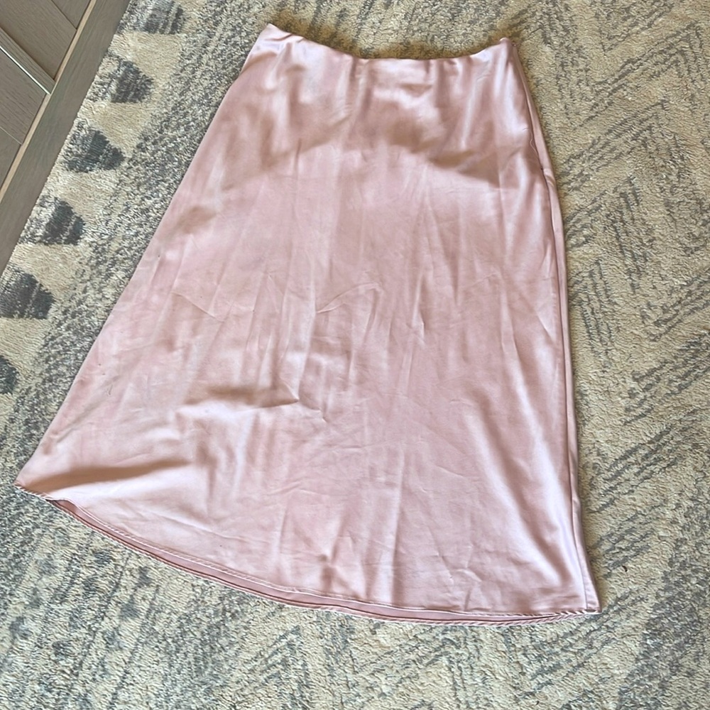 Express women size medium side zipper pink satin mid length skirt